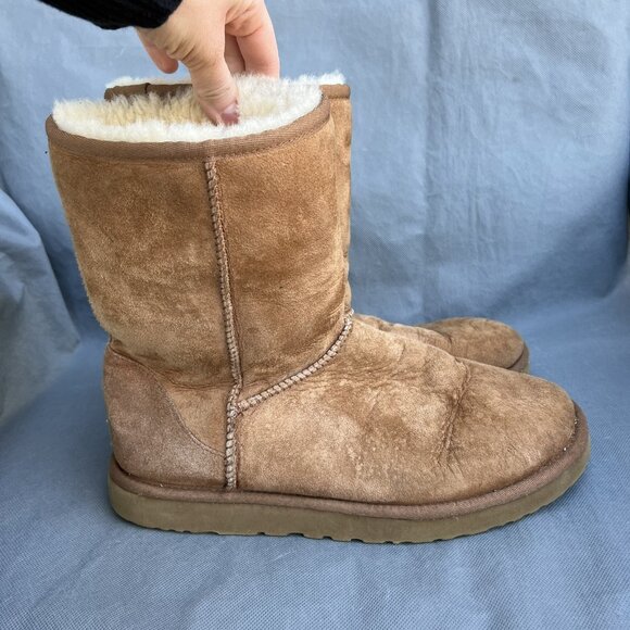 UGG Australia Size 10 Brown Chestnut Boots Shoes Pull On Shearling Style - Picture 3 of 9